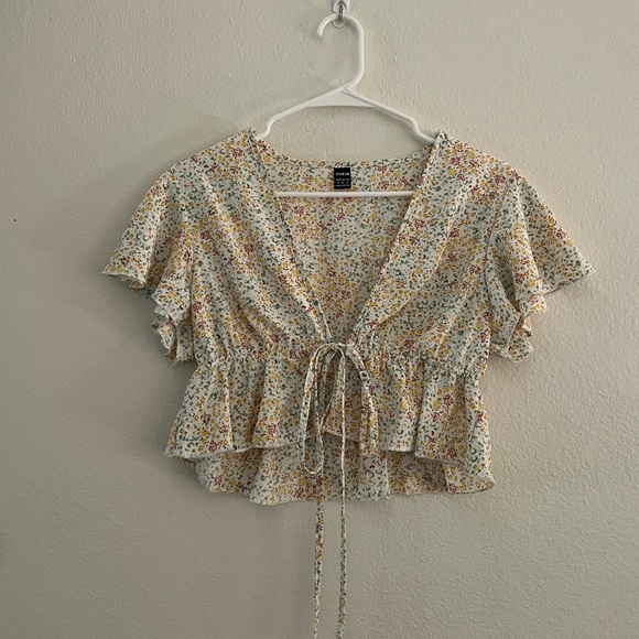 Multi color floral top - Picture 1 of 3